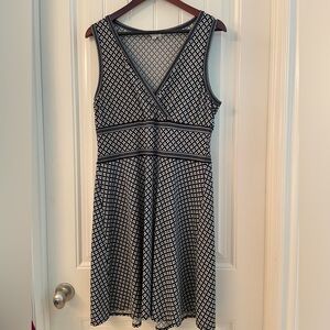 Max Studio sexy V neck dress. Size XL